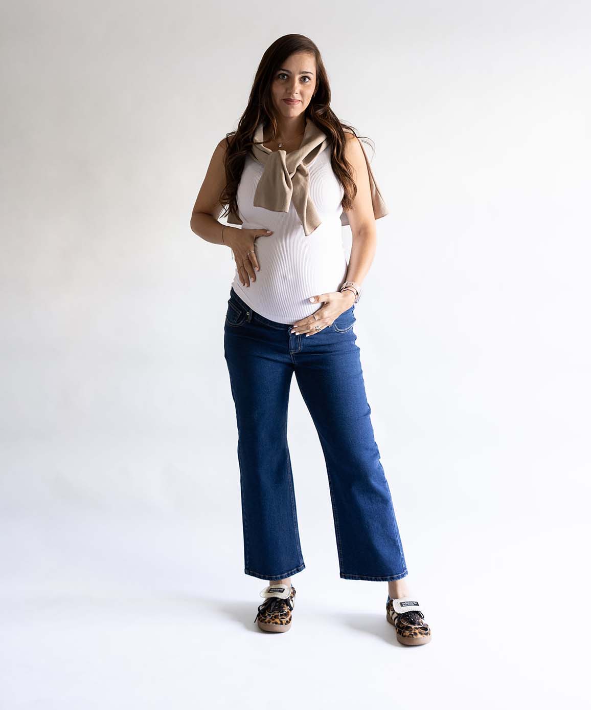 LOW RISE DARK JEANS