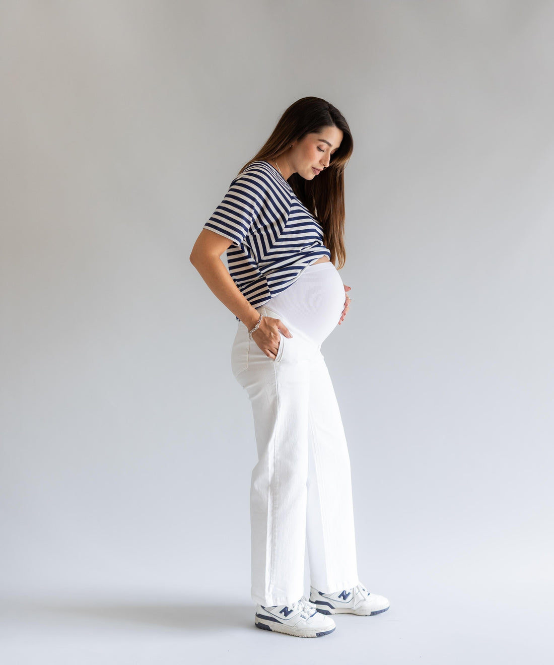 WHITE JEANS
